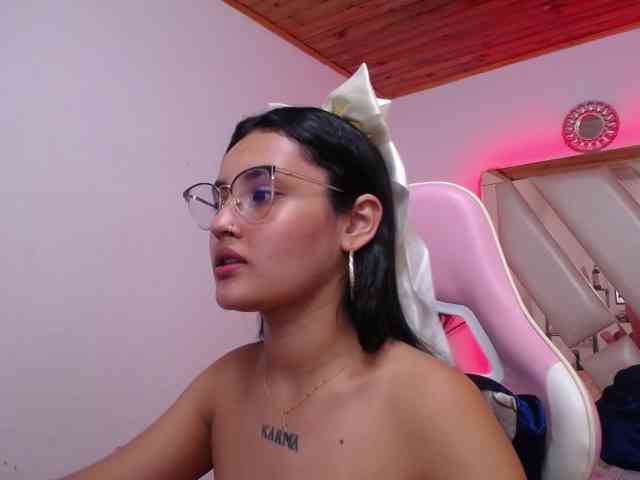 Kathemills235 webcam
