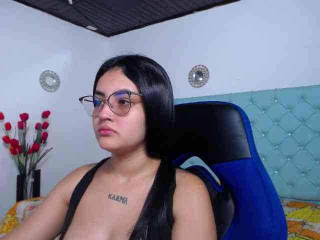 Kathemills235 webcam