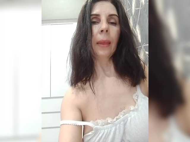 EvaXGirl's BongaCams show and profile