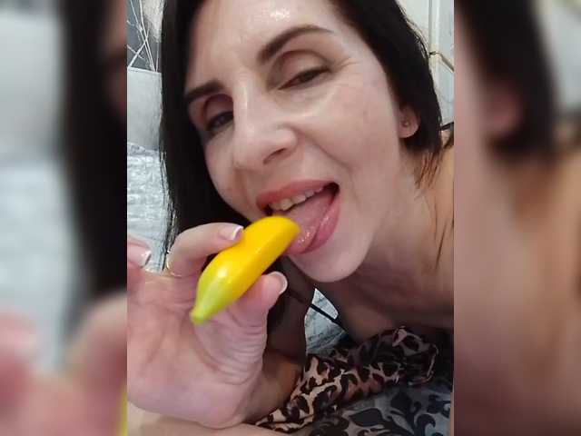 EvaXGirl's BongaCams show and profile