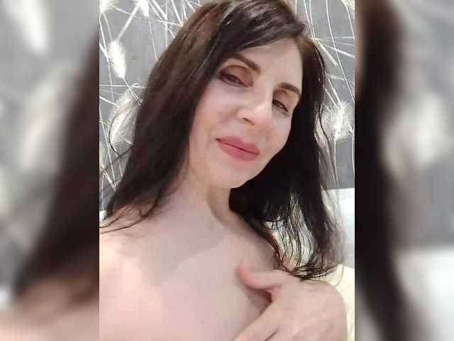 EvaXGirl's BongaCams show and profile