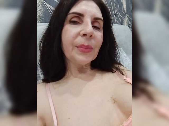 EvaXGirl's BongaCams show and profile