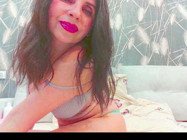 EvaXGirl's BongaCams show and profile