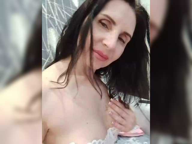 EvaXGirl's BongaCams show and profile