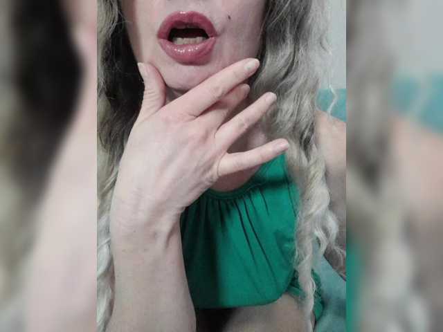 MOON37x's BongaCams show and profile