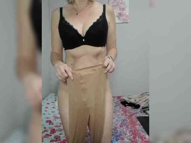 MOON37x Live Webcam on BongaCams