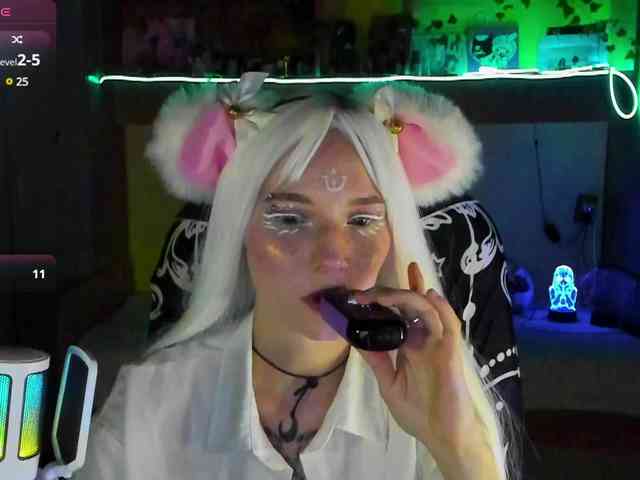 Elven1kiss webcam