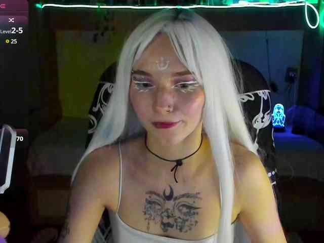 Elven1kiss webcam