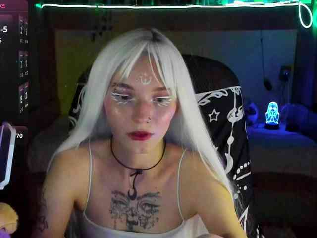 Elven1kiss webcam
