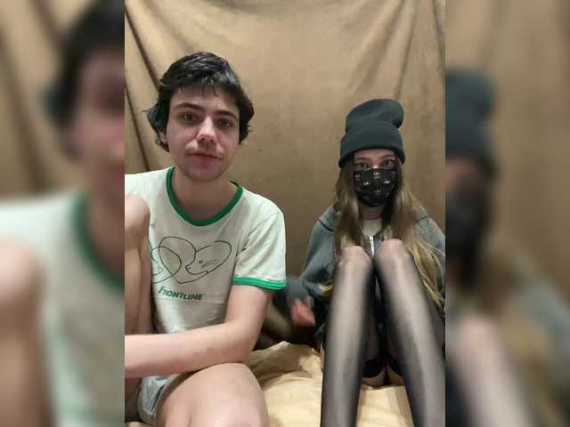 Emmalove13's BongaCams show and profile