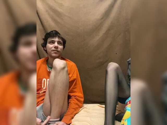 Emmalove13's BongaCams show and profile