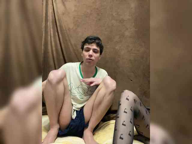 Emmalove13 Live Webcam on BongaCams