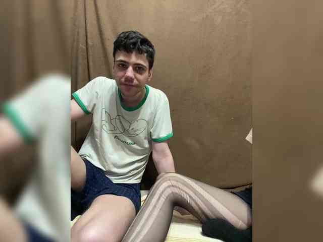 Emmalove13 Live Webcam on BongaCams