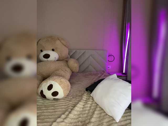 virusIphone – webcam model profile photo