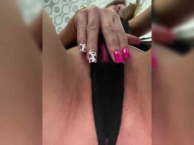 nude amateur online DELVIE