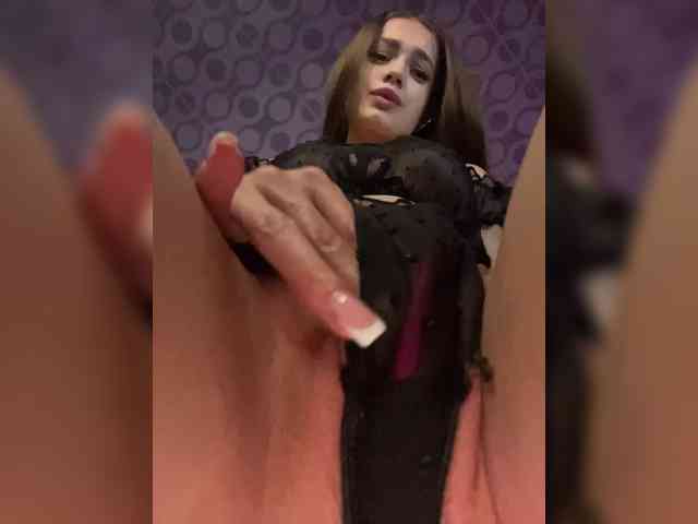 DELVIE Live Webcam on BongaCams