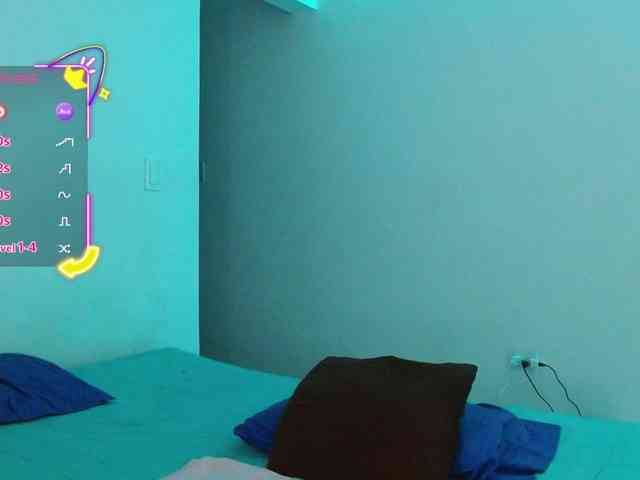 mishellcollins Live Webcam on BongaCams