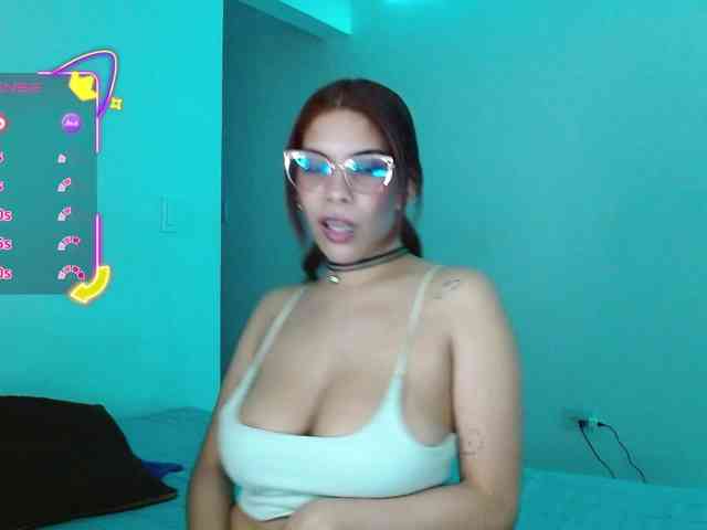 mishellcollins Live Webcam on BongaCams