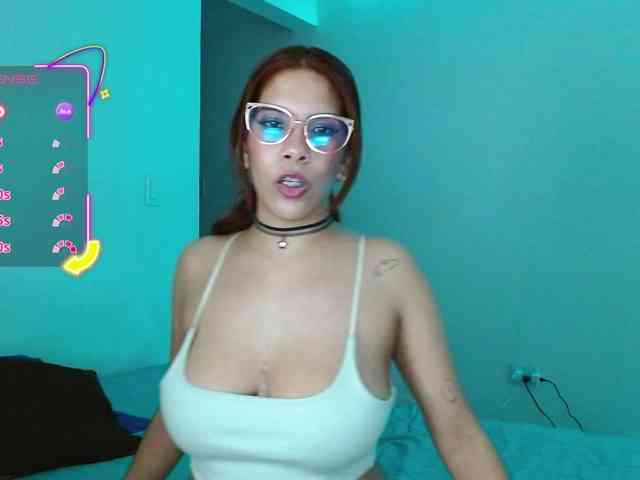 mishellcollins Live Webcam on BongaCams