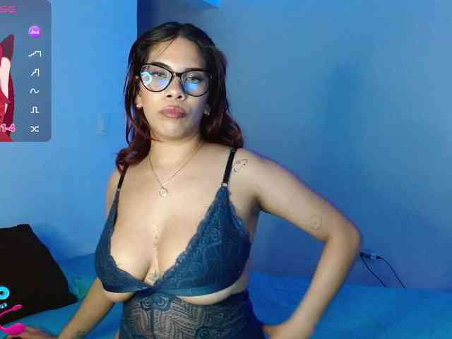 mishellcollins Live Webcam on BongaCams