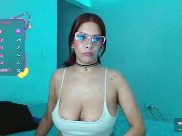 mishellcollins Live Webcam on BongaCams