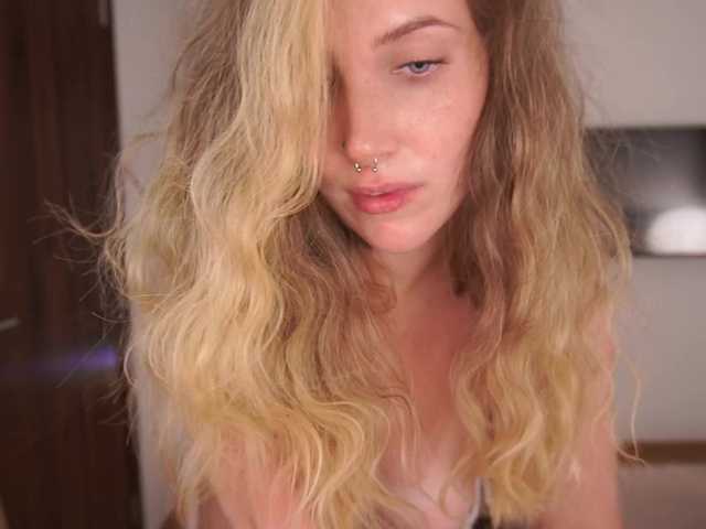 EzheVika's BongaCams profile