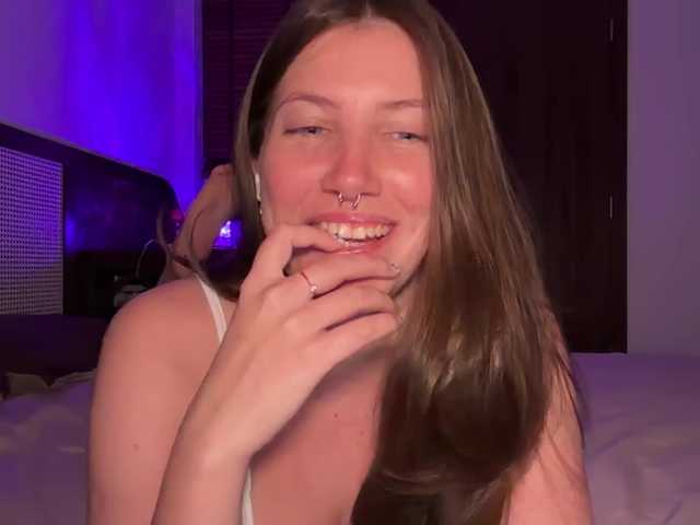 Vixie01's BongaCams show and profile