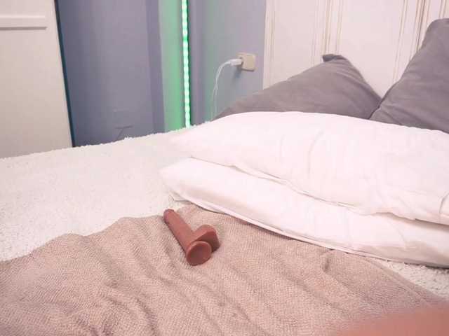 new1dee's BongaCams show and profile