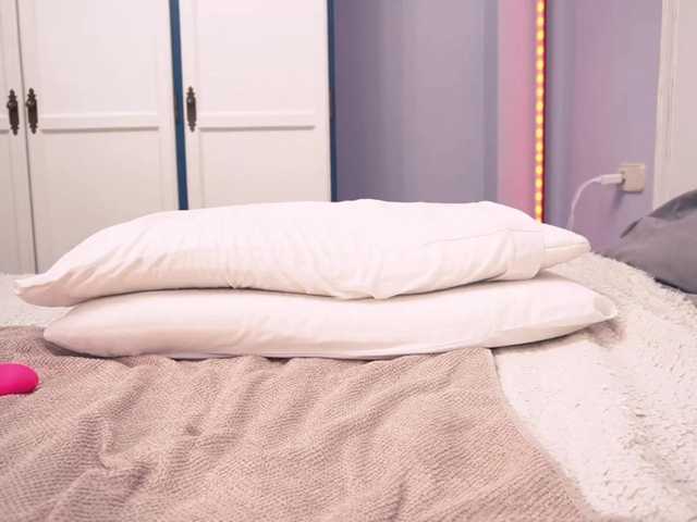 new1dee's BongaCams show and profile