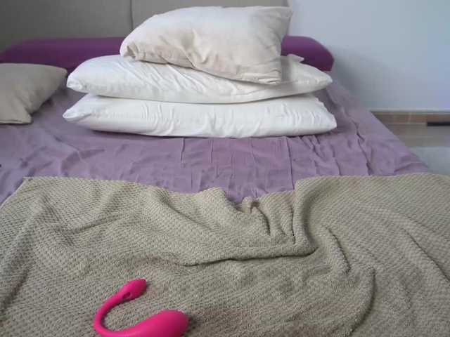 new1dee's BongaCams show and profile