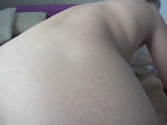 new1dee's BongaCams show and profile