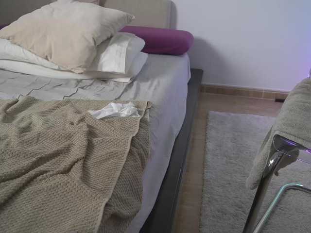 new1dee's BongaCams show and profile