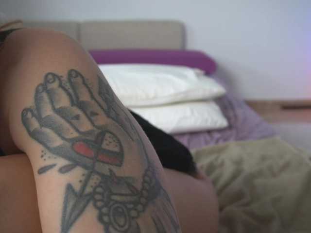 new1dee's BongaCams show and profile