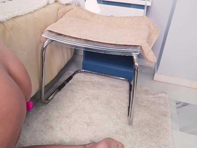 new1dee's BongaCams show and profile