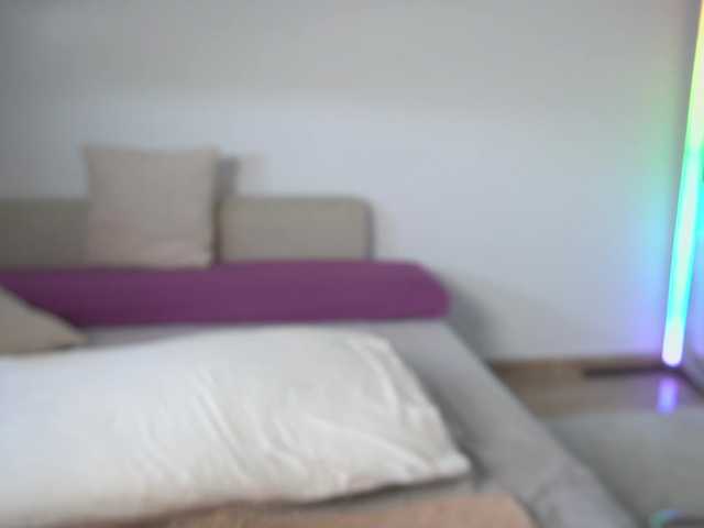 new1dee's BongaCams show and profile