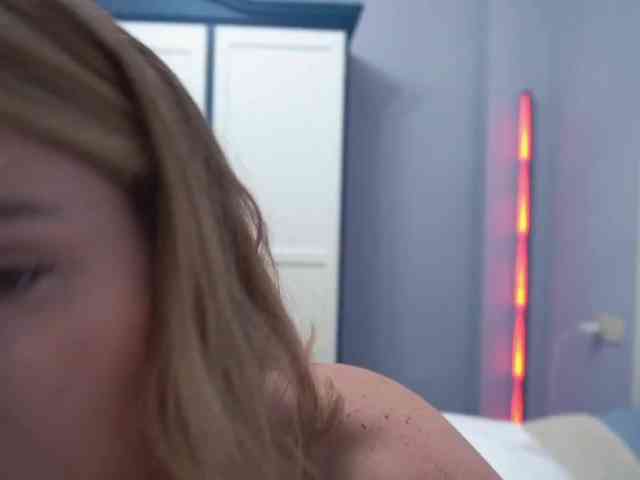 new1dee Live Webcam on BongaCams