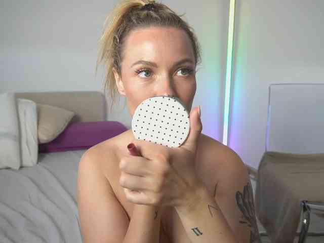 new1dee webcam