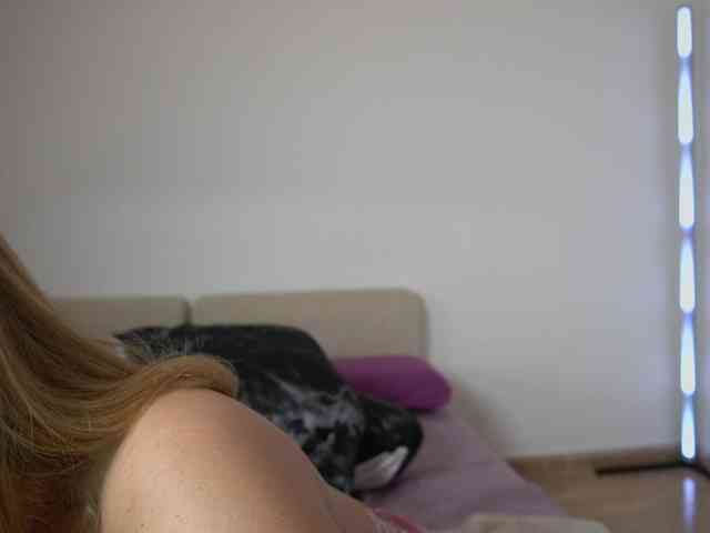 new1dee webcam