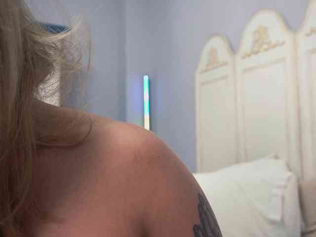 new1dee webcam