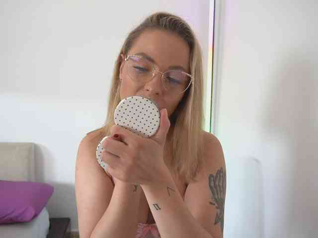 new1dee webcam