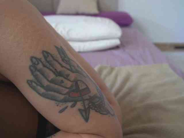 new1dee Live Webcam on {site_name}