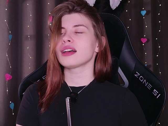 callmetori's BongaCams show and profile