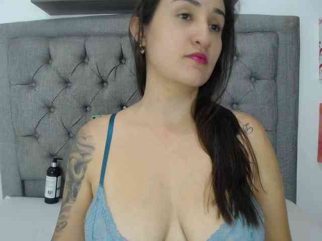 Carolina-love19 webcam