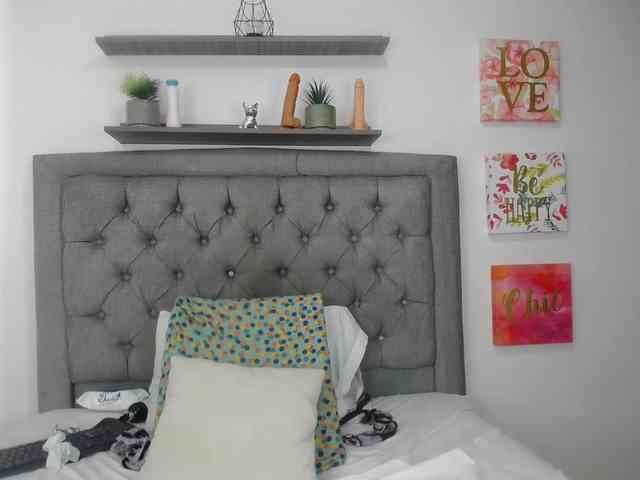 Carolina-love19 webcam