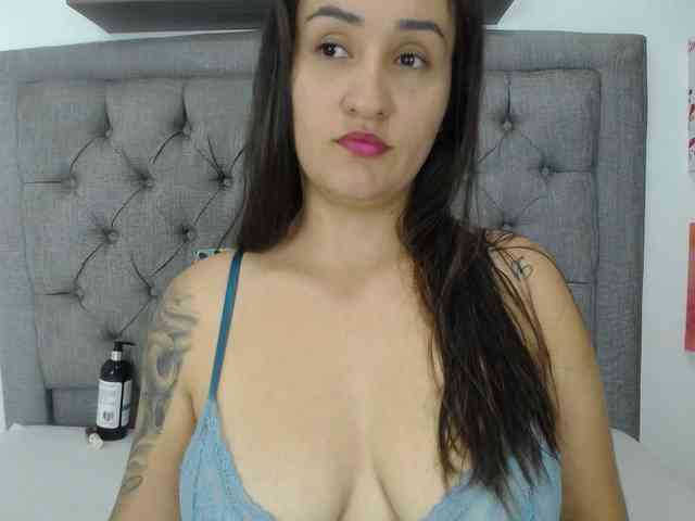 Carolina-love19 webcam