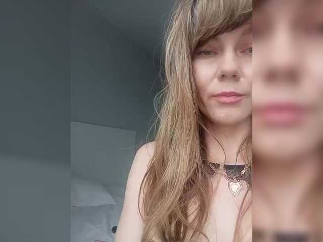  NinonDePeace chat room