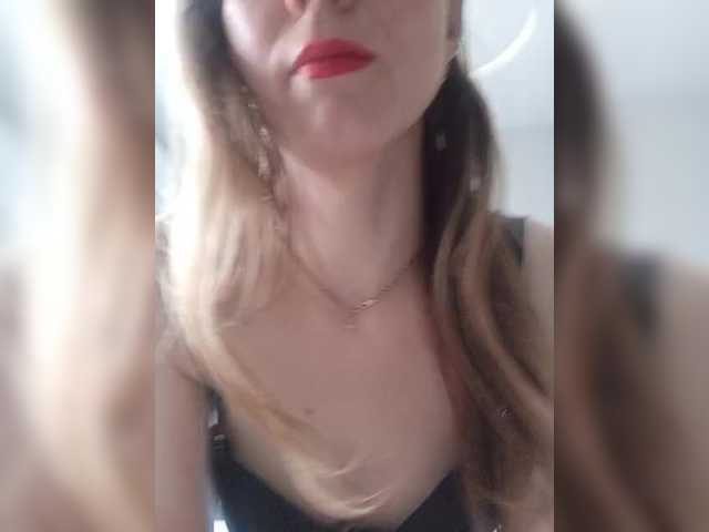 NinonDePeace's BongaCams show and profile