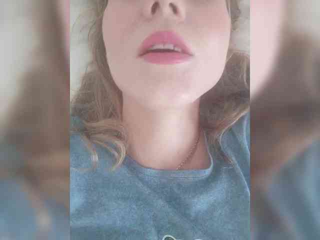 NinonDePeace webcam
