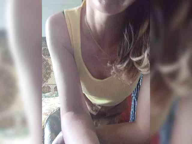 NinonDePeace webcam