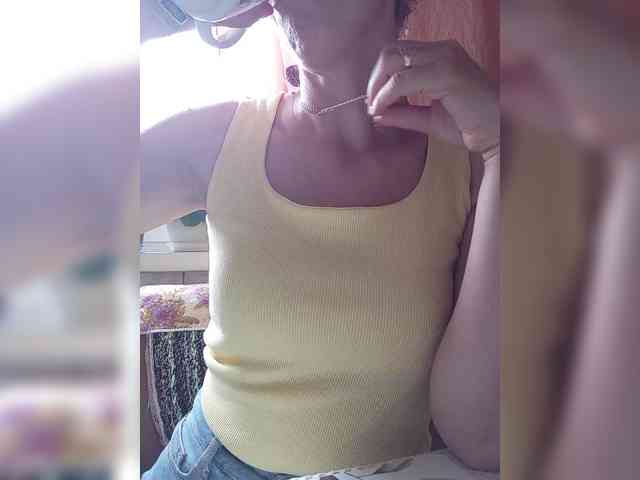 NinonDePeace webcam